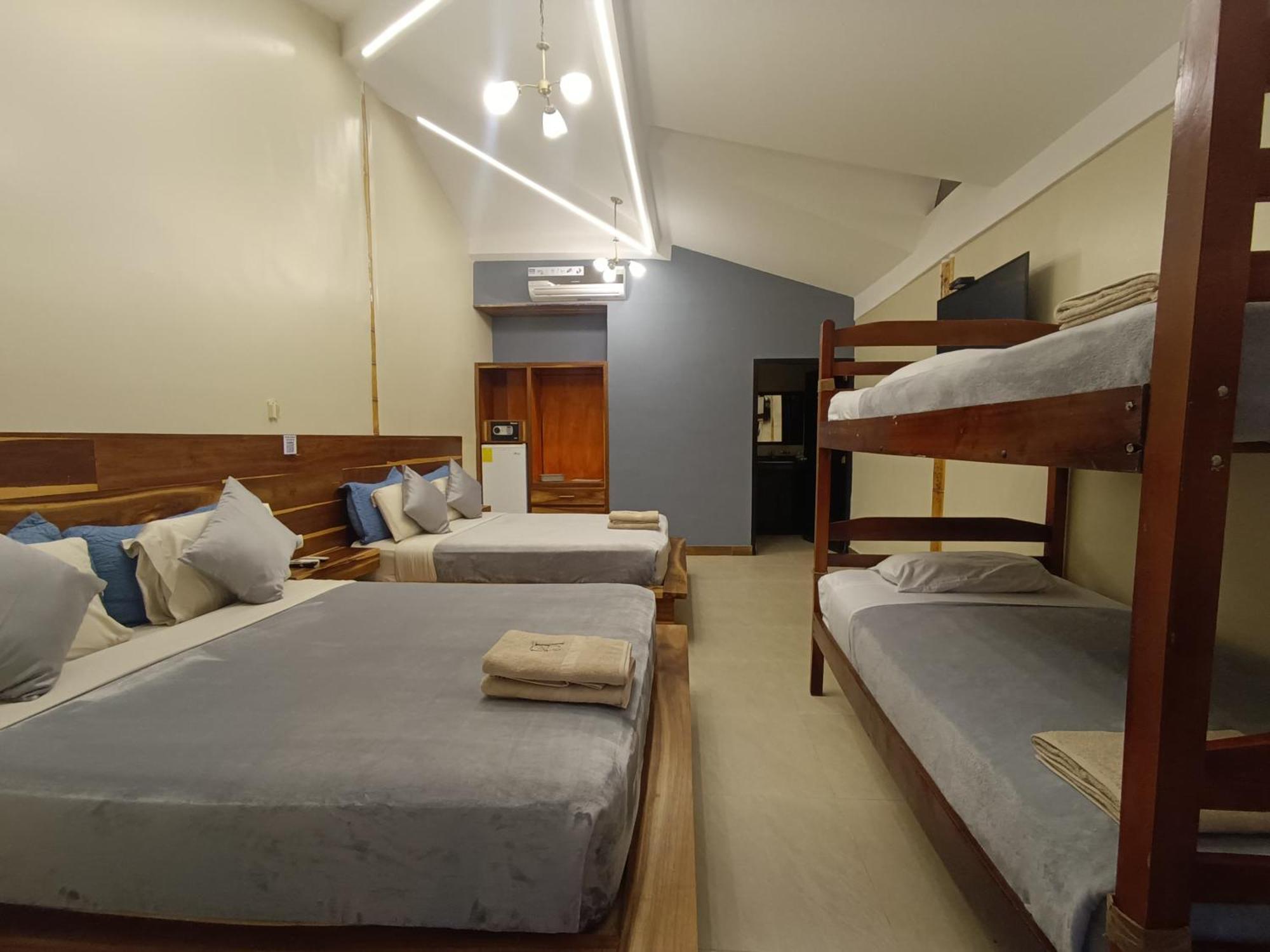 Hotel Berlin International Puerto López Εξωτερικό φωτογραφία