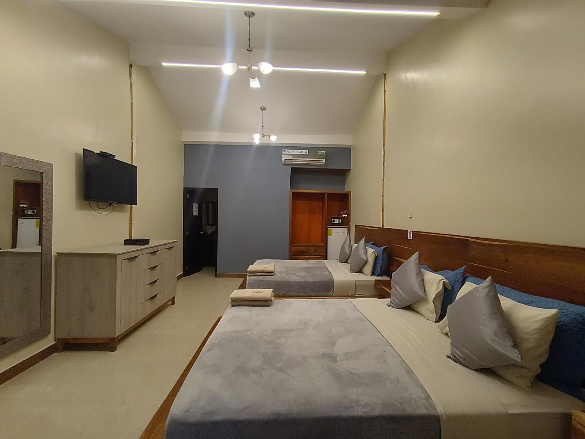 Hotel Berlin International Puerto López Εξωτερικό φωτογραφία